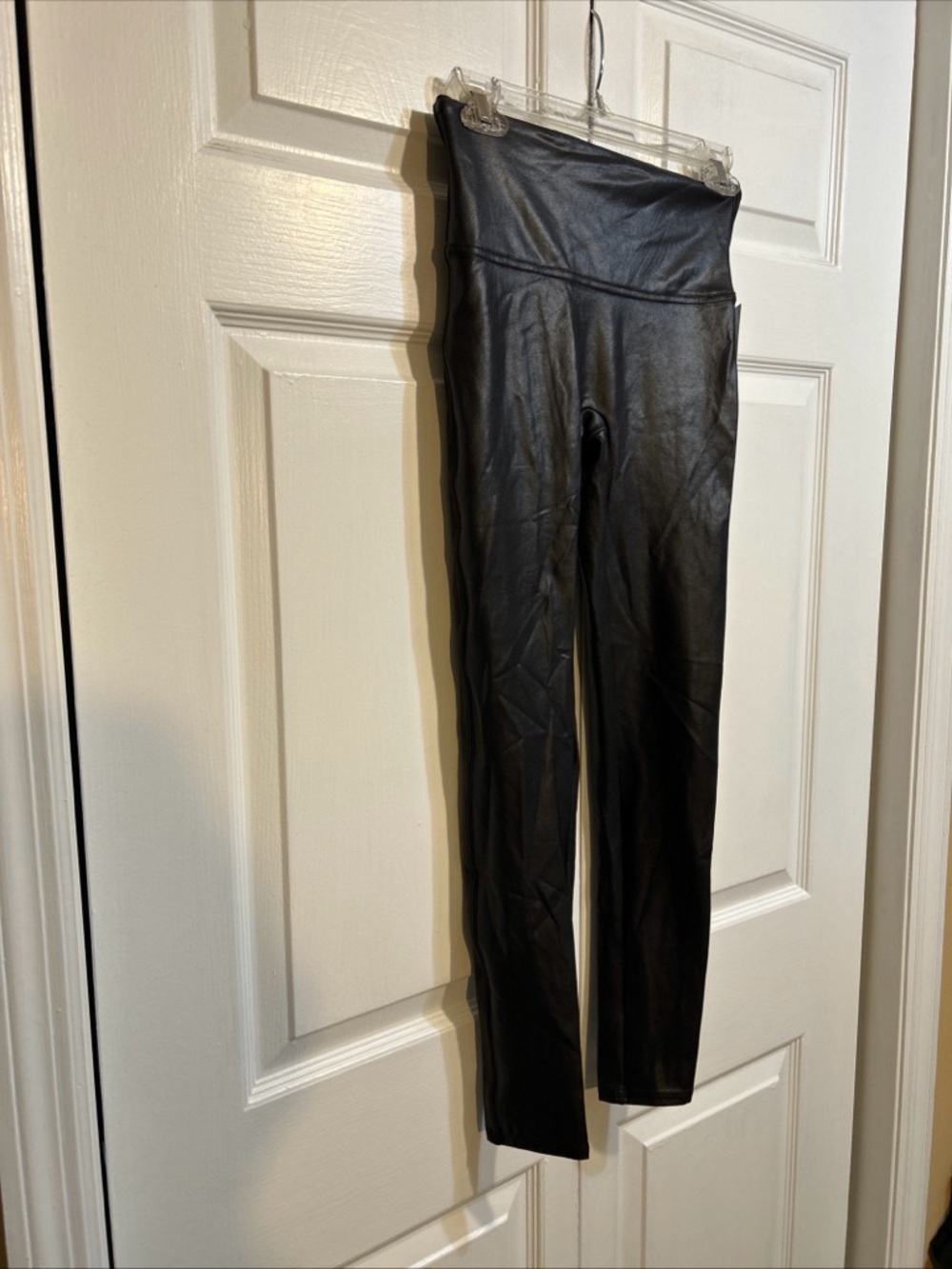 NWT SPANX Faux Leather Leggings Size M Medium Black Slimming 2437 - Picture 2 of 11